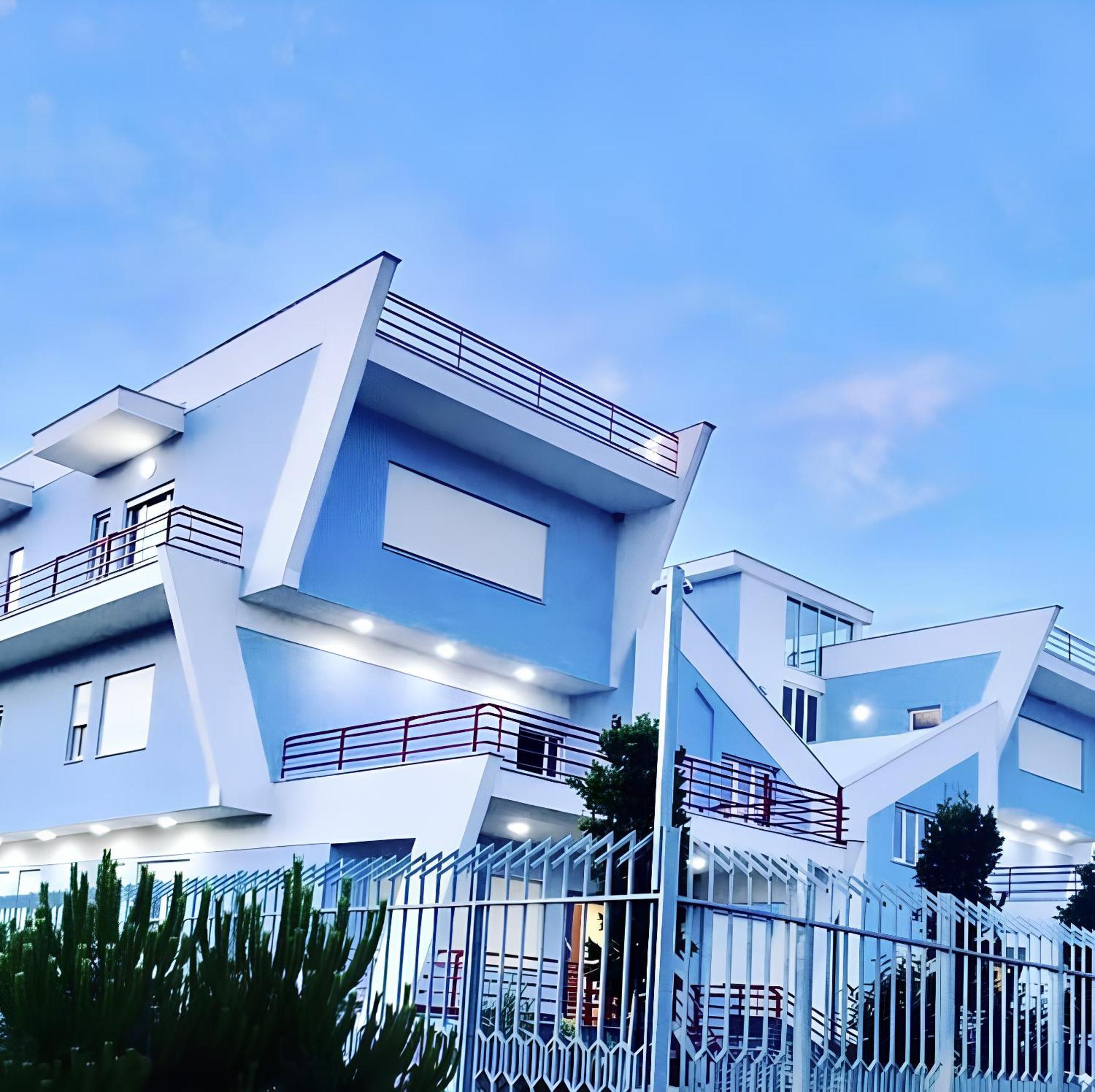 Diamond Hotel 4*